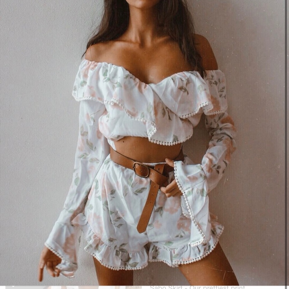 Not selling (in search Liliana playsuit)